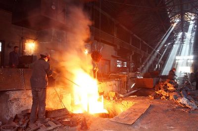 工业生产钢铁生产